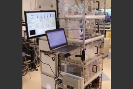 This device built by MIT researchers can be reconfigured to manufacture several different types of pharmaceuticals.