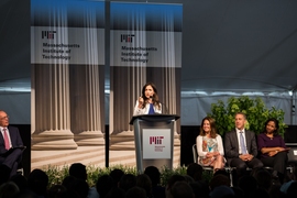 Professor Sara Seager spoke about the Aug 21 eclipse and her satellite pointing challenge to an MIT undergraduate class in Aero/Astro, work that later moved to NASA’s Jet Propulsion Laboratory for implementation.
